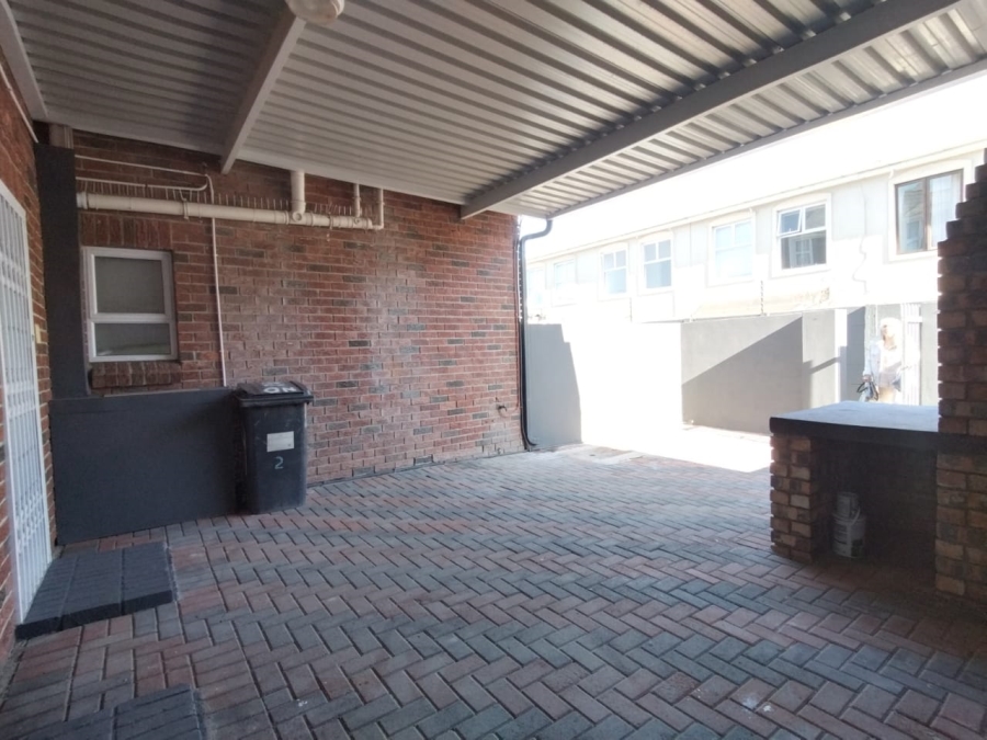 To Let 3 Bedroom Property for Rent in Table View Western Cape